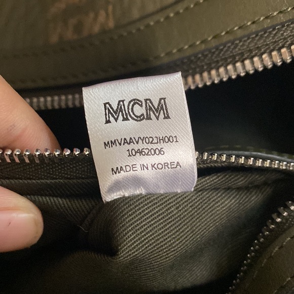 MCM duffle bag - Picture 3 of 4